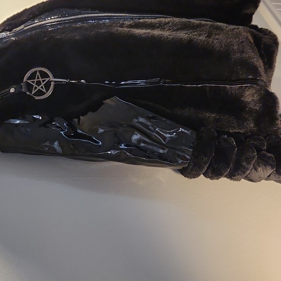 Plush Gothic Winter jacket NWT - Picture 3 of 9